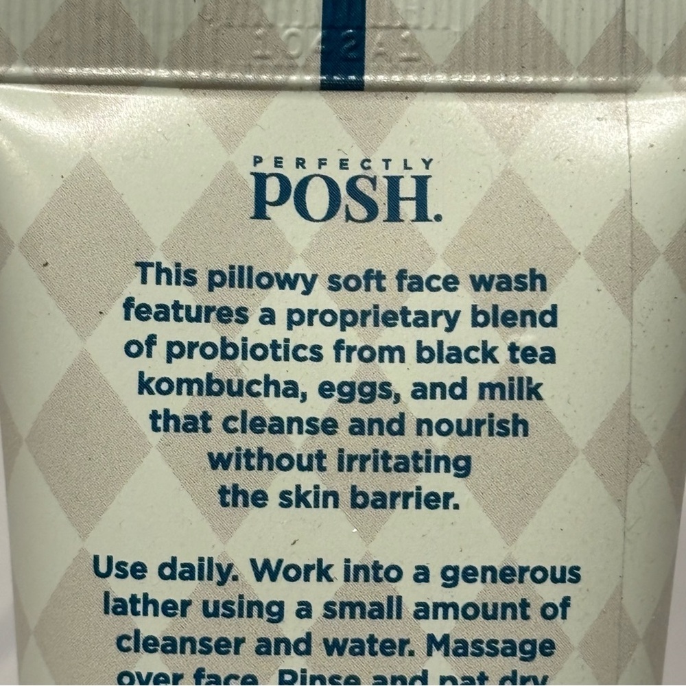 Perfectly Posh EggsActly Right Face Wash - Picture 4 of 8